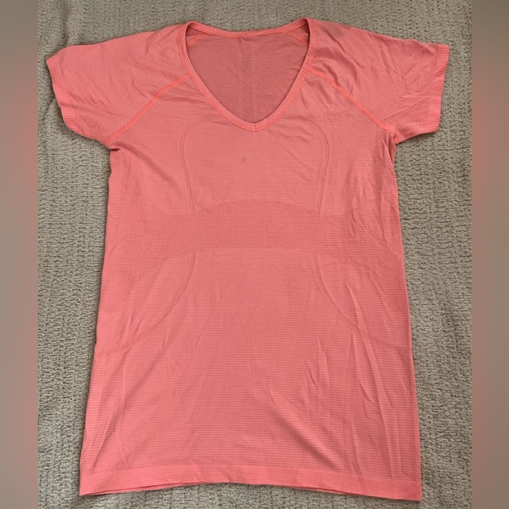 Lululemon Run V Neck Swiftly Tech Coral Shirt, Size 10